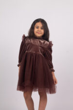 WD3986 طقم مخمل بني بكشكش – فستان ورومبر - Image 10