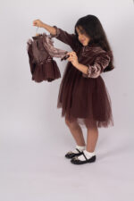 WD3986 طقم مخمل بني بكشكش – فستان ورومبر - Image 11