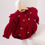 WD3873 رومبر مخملي أحمر بفيونكات ذهبية