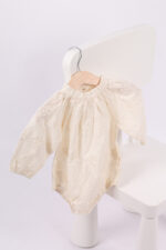 WD4183 فستان دانتيل كريمي بنقشة ناعمة – للبنات - Image 16