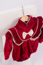 WD4326 رومبر مخمل بكشكش وفيونكة – أحمر - Image 5