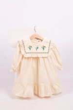 WD4096 فستان تطريز ورود مع كشكش – عاجي