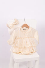 WD325 فستان تول عاجي بطبقات مع ربطة شعر - Image 2