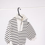 WD1788 سويتر مخطط بسحاب – Pearly Kids