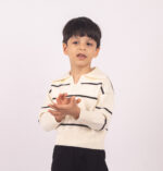 WD4099 بلوفر مخطط بياقة واسعة – أوف وايت × أسود - Image 9