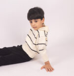 WD4099 بلوفر مخطط بياقة واسعة – أوف وايت × أسود - Image 12