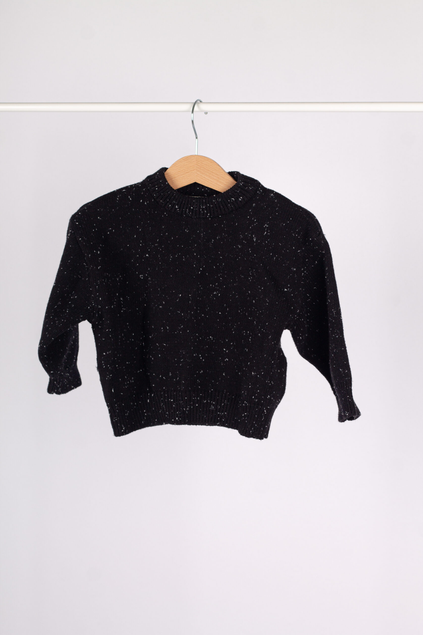 IMG_3405 WD4112 Knitted Black Speckle Sweater – كنزة شتوية سوداء مرقّطة - Image 1