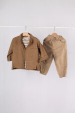 WD4083 طقم أولاد 3 قطع – جاكيت خفيف + بلوزة مخططة + بنطال بقصّة مريحة - Image 11