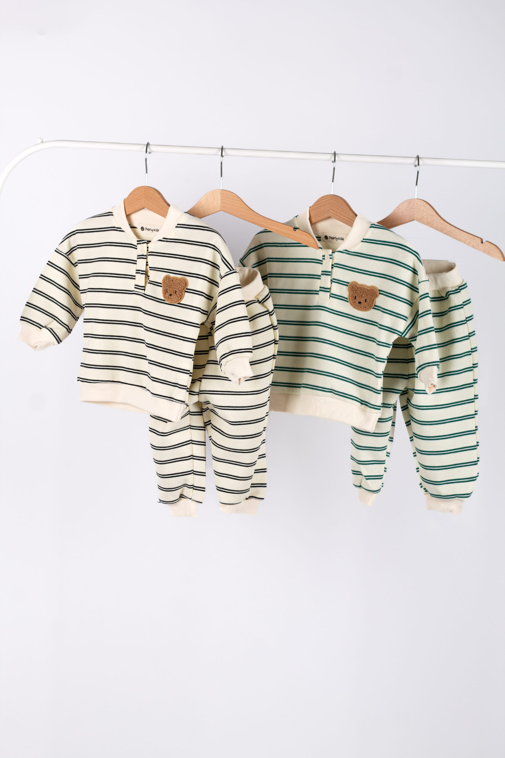 IMG_3543 WD3889 طقم أطفال مخطط قطعتين – مع تطريز دب - Image 1