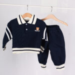 WD3703 طقم أولادي قطعتين – تيشيرت بولو كحلي + بنطال مريح