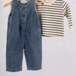 23157 طقم أولادي قطعتين – سالوبيت جينز بدون أكمام + قميص مخطط