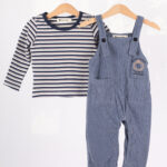 23330 طقم أولادي قطعتين – تيشيرت مخطط + سالوبيت جينز خفيف