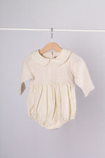 WD1641 طقم كلاسيكي أنيق للأطفال بلون كريمي - Image 15