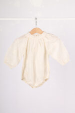 WD4183 فستان دانتيل كريمي بنقشة ناعمة – للبنات - Image 15