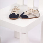 X1018 حذاء أطفال ناعم بتصميم رياضي – بيج × كحلي