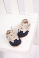 X1018 حذاء أطفال ناعم بتصميم رياضي – بيج × كحلي - Image 3