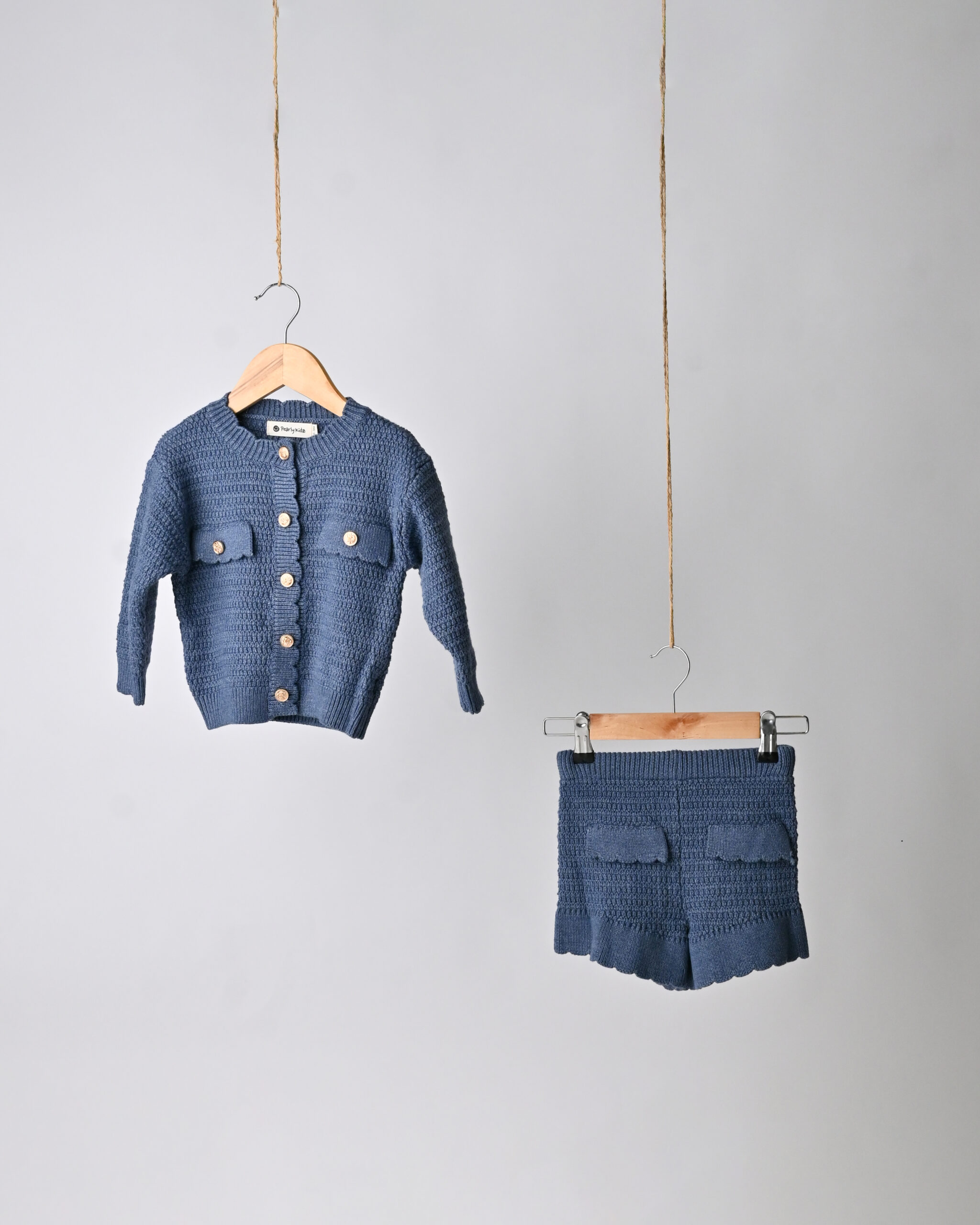 24jpg WD3572 طقم محاك كارديغان وتنورة بتفاصيل جيوب - Image 1