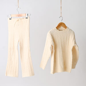 WD2279 طقم محاك مضفّر (كنزة وبنطال)