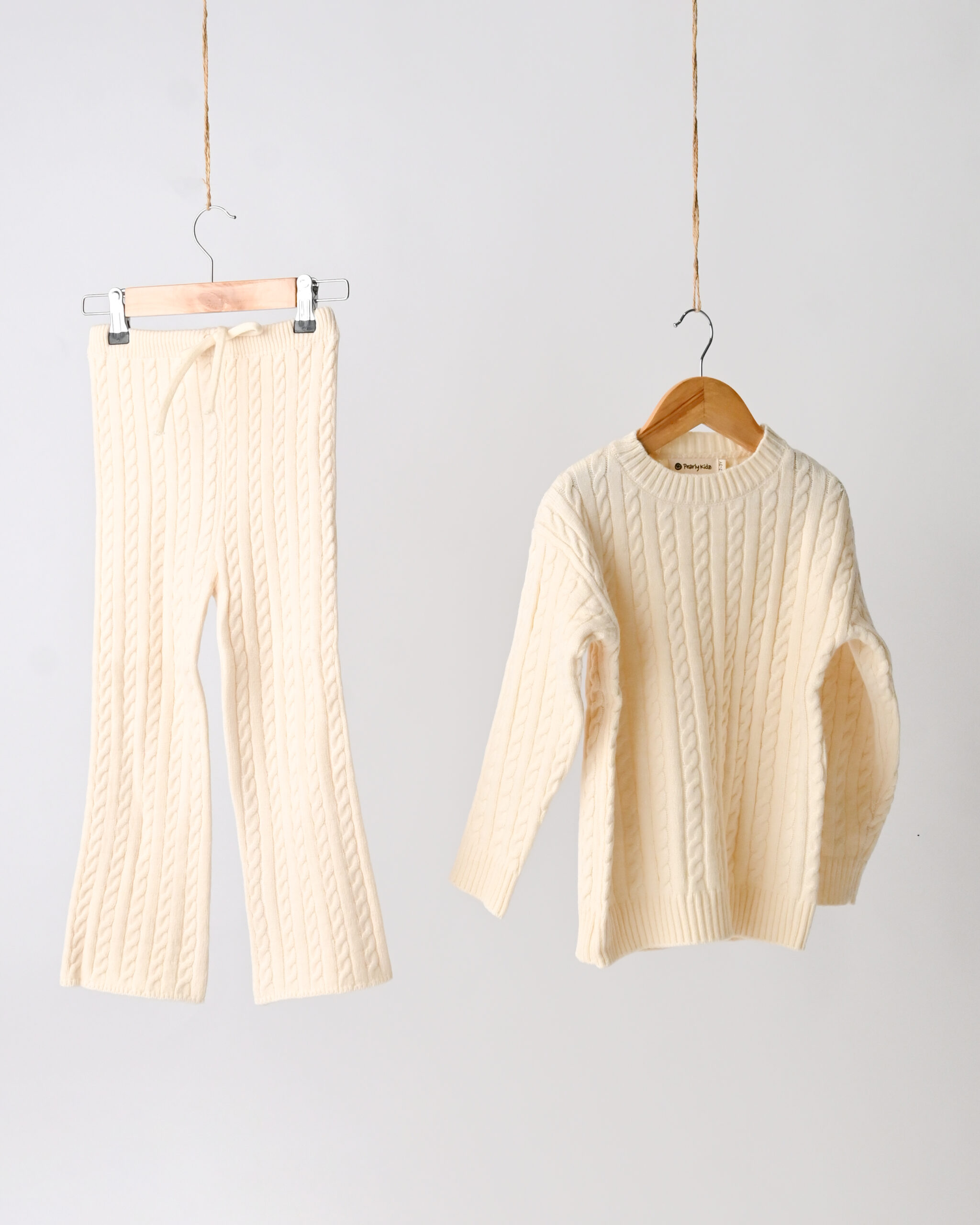 30 WD2279 طقم محاك مضفّر (كنزة وبنطال) - Image 1