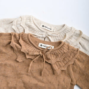 WD3843 بلوزة محاك بكشكش وربطة عنق